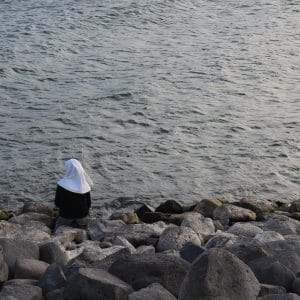 une soeur auprès du Lac